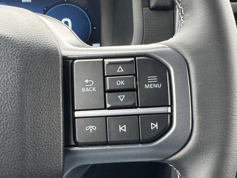 Ford F-150 Vehicle Full-screen Gallery Image 17