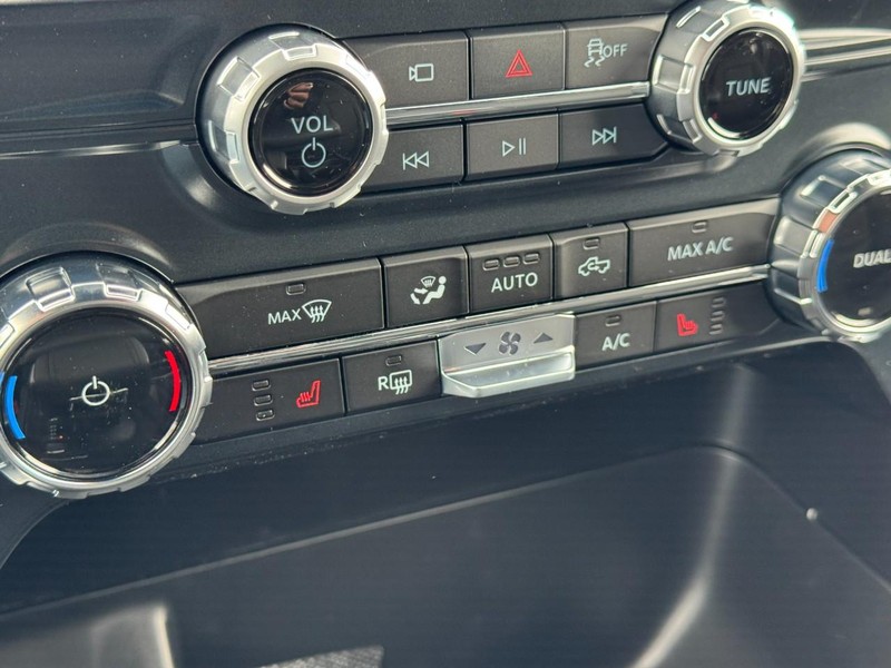 Ford F-150 Vehicle Full-screen Gallery Image 19