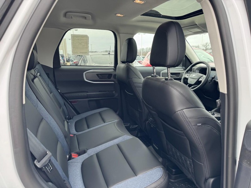 Ford Bronco Sport Vehicle Full-screen Gallery Image 5