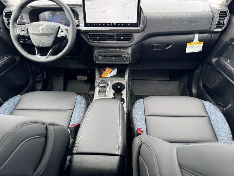 Ford Bronco Sport Vehicle Full-screen Gallery Image 6