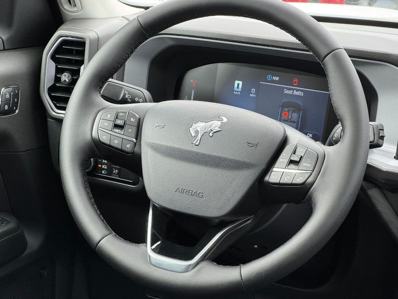 Ford Bronco Sport Vehicle Full-screen Gallery Image 7