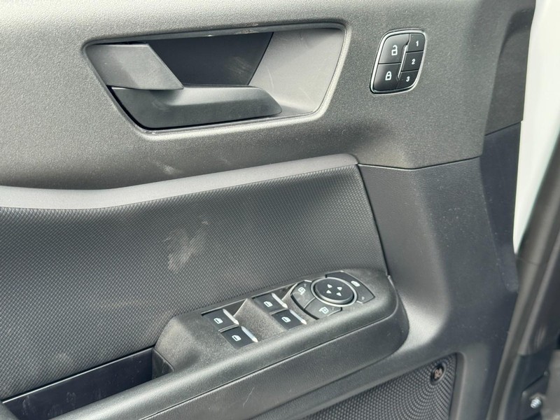 Ford Bronco Sport Vehicle Full-screen Gallery Image 10