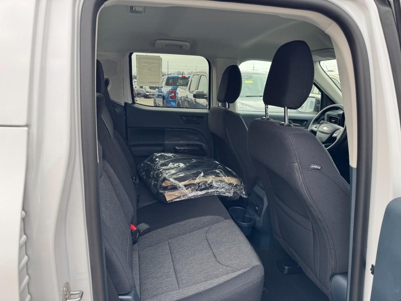 Ford Maverick Vehicle Full-screen Gallery Image 5