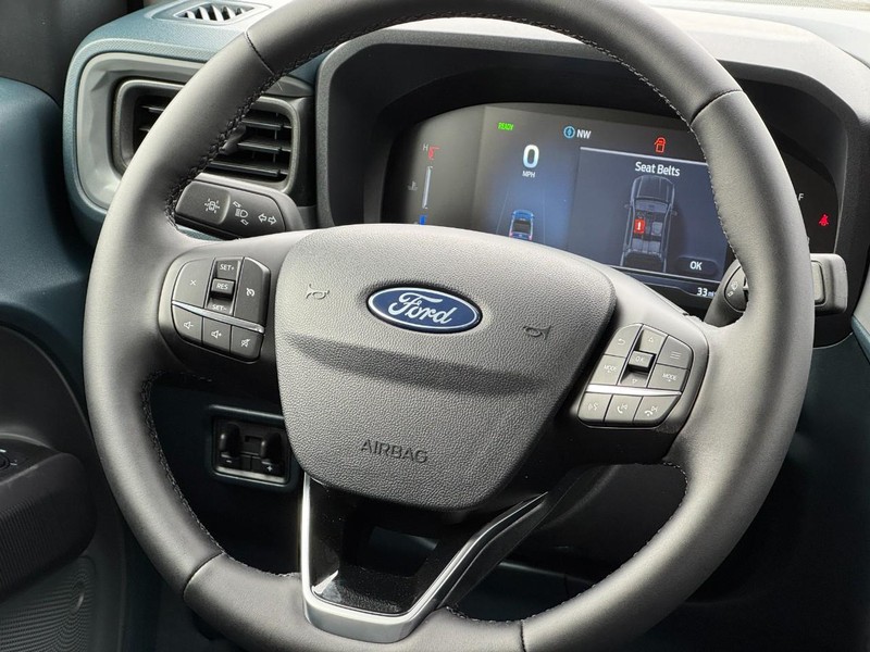 Ford Maverick Vehicle Full-screen Gallery Image 7