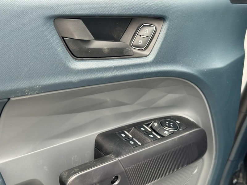 Ford Maverick Vehicle Full-screen Gallery Image 11