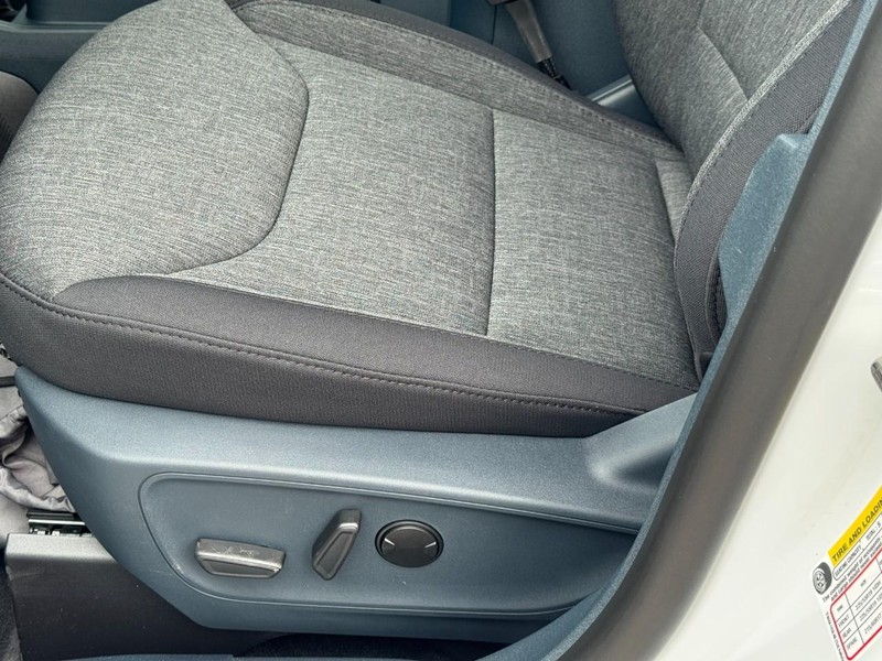 Ford Maverick Vehicle Full-screen Gallery Image 12