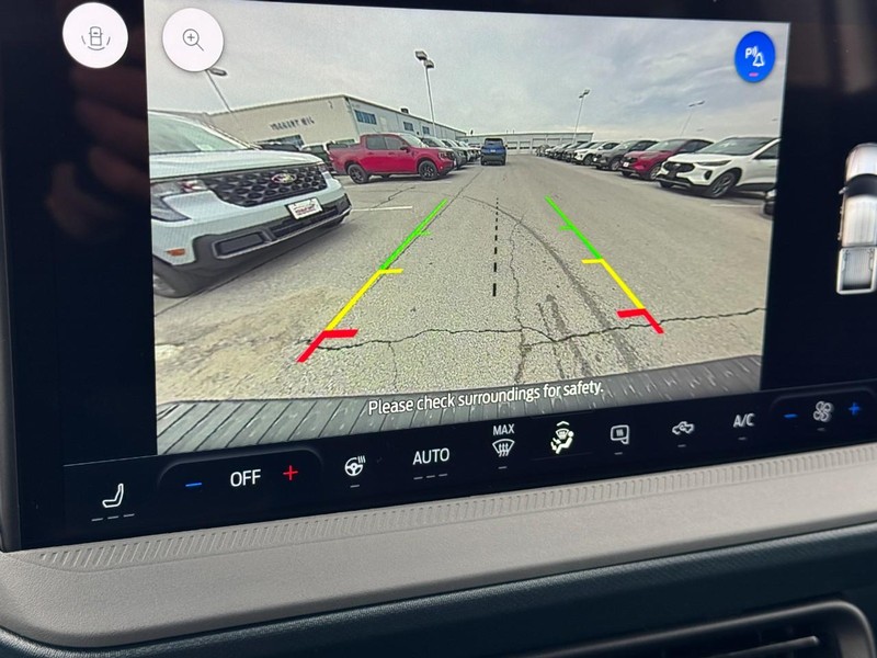 Ford Maverick Vehicle Full-screen Gallery Image 16