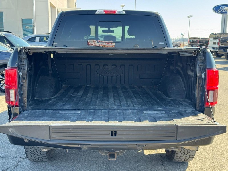 Ford F-150 Vehicle Full-screen Gallery Image 4