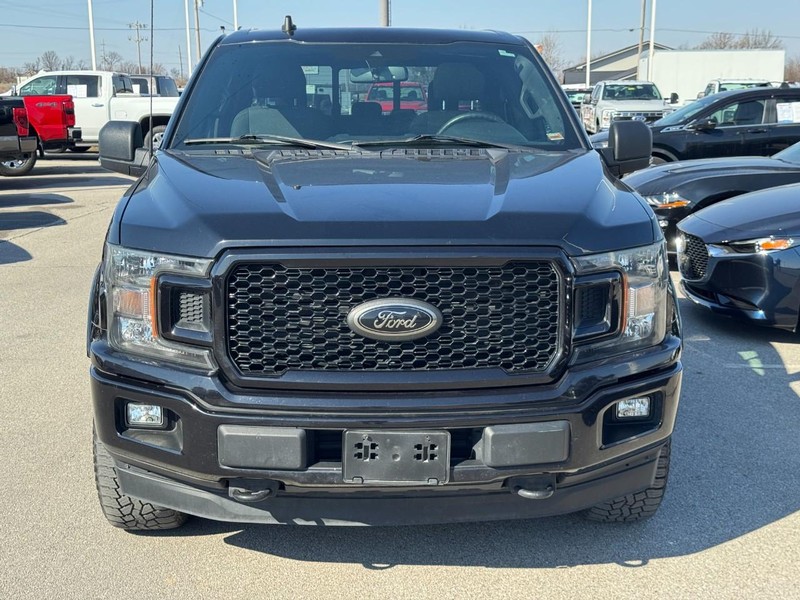 Ford F-150 Vehicle Full-screen Gallery Image 9