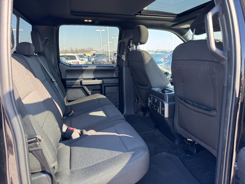 Ford F-150 Vehicle Full-screen Gallery Image 10