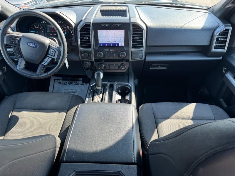 Ford F-150 Vehicle Full-screen Gallery Image 11