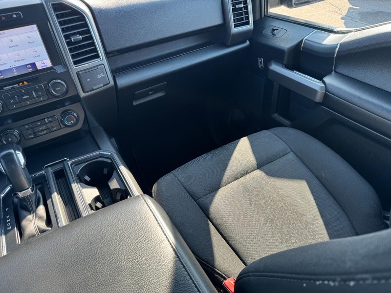 Ford F-150 Vehicle Full-screen Gallery Image 15