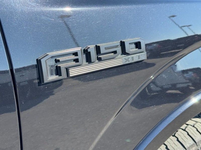 Ford F-150 Vehicle Full-screen Gallery Image 17