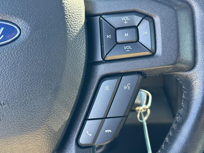 Ford F-150 Vehicle Full-screen Gallery Image 20