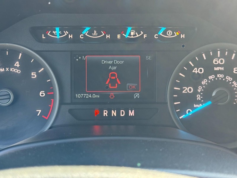 Ford F-150 Vehicle Full-screen Gallery Image 21