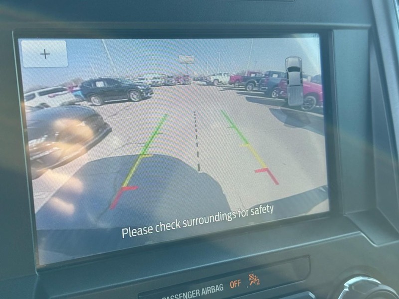 Ford F-150 Vehicle Full-screen Gallery Image 23