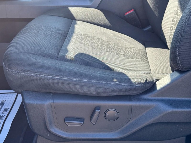 Ford F-150 Vehicle Full-screen Gallery Image 27