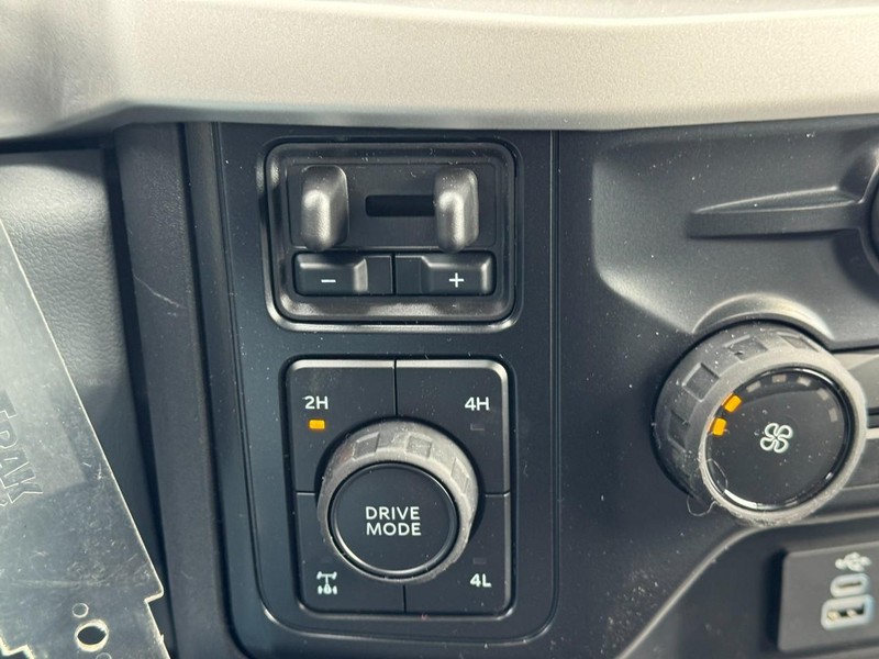 Ford Super Duty F-250 SRW Vehicle Image 16