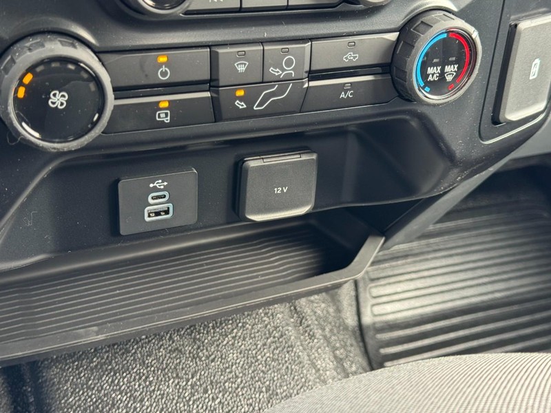 Ford Super Duty F-250 SRW Vehicle Image 17