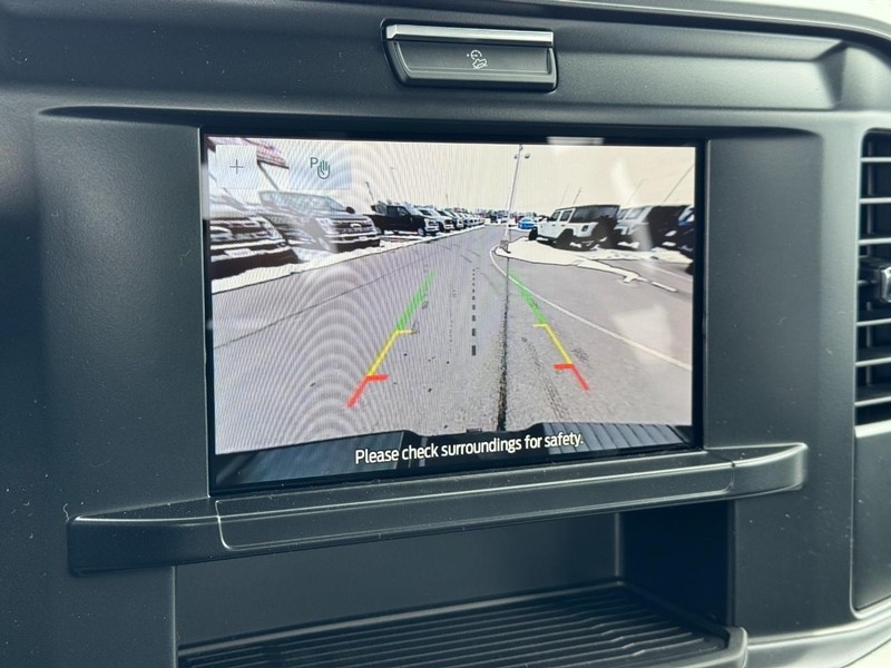 Ford Super Duty F-250 SRW Vehicle Image 18