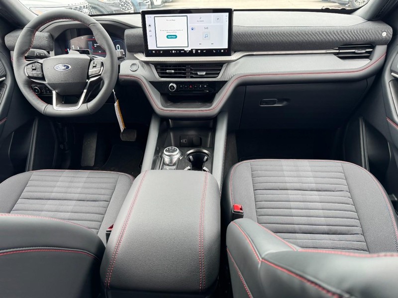 Ford Explorer Vehicle Full-screen Gallery Image 8