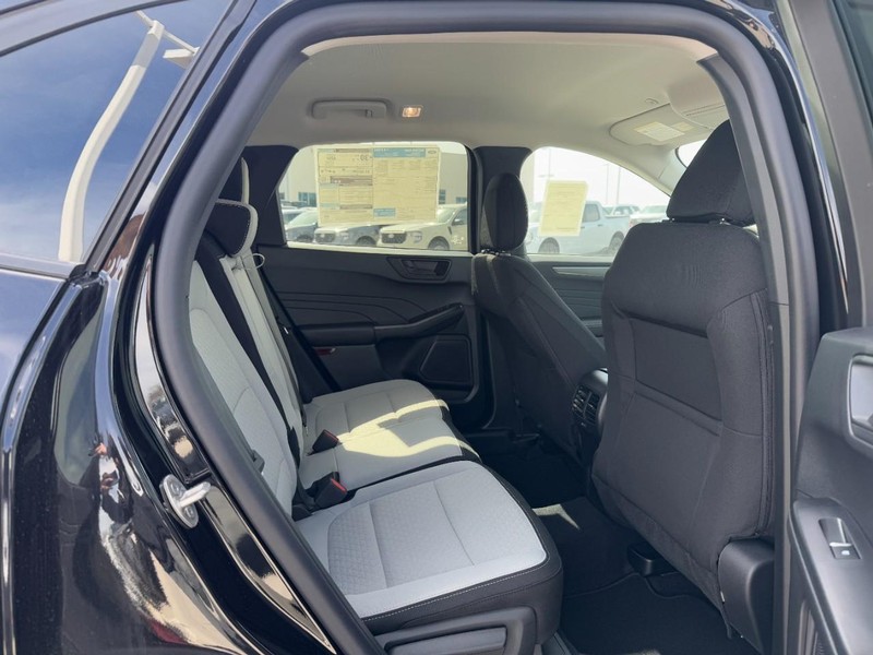 Ford Escape Vehicle Full-screen Gallery Image 5