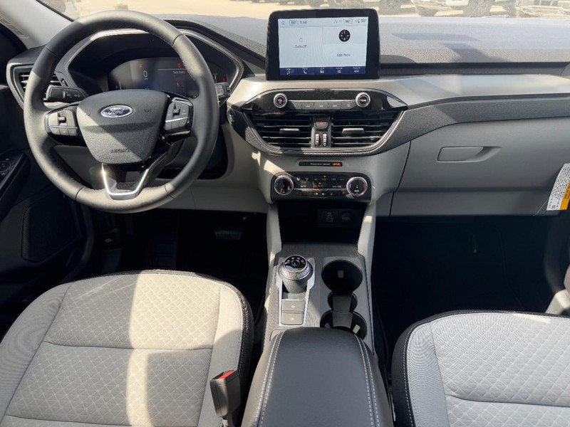 Ford Escape Vehicle Full-screen Gallery Image 6