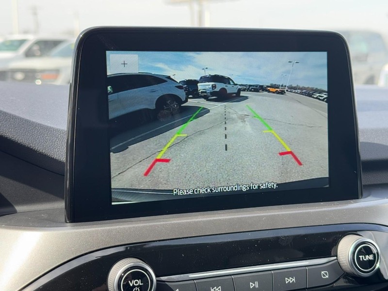 Ford Escape Vehicle Full-screen Gallery Image 13