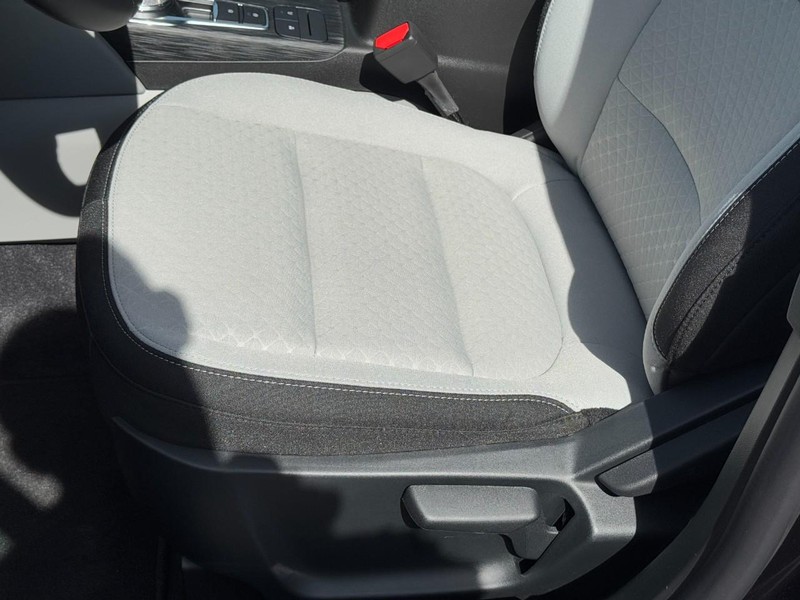 Ford Escape Vehicle Full-screen Gallery Image 14