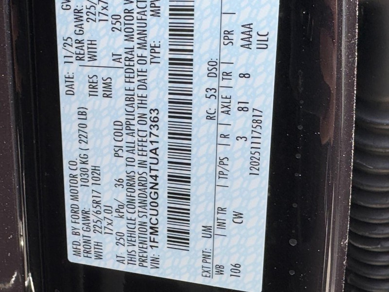 Ford Escape Vehicle Full-screen Gallery Image 15