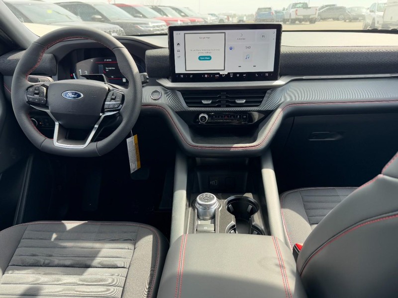 Ford Explorer Vehicle Full-screen Gallery Image 5