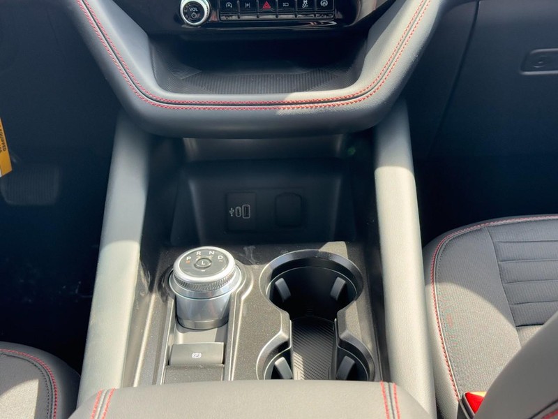 Ford Explorer Vehicle Full-screen Gallery Image 8