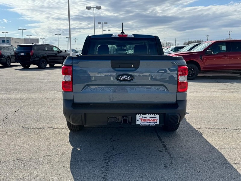 Ford Maverick Vehicle Image 04