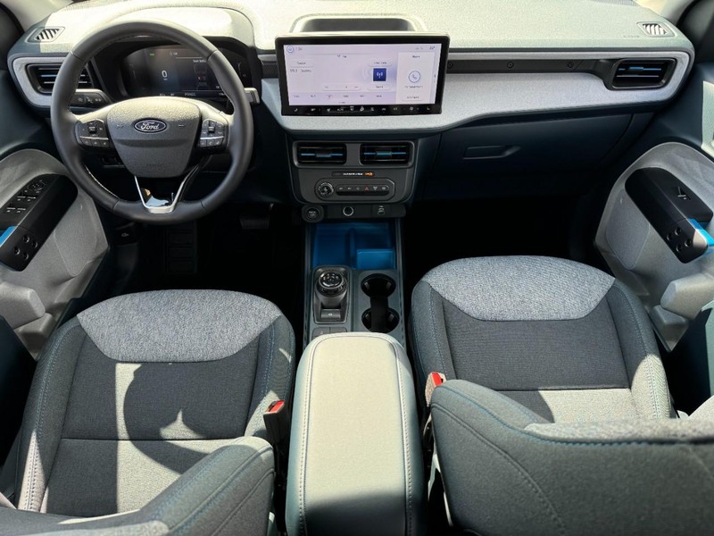 Ford Maverick Vehicle Image 10