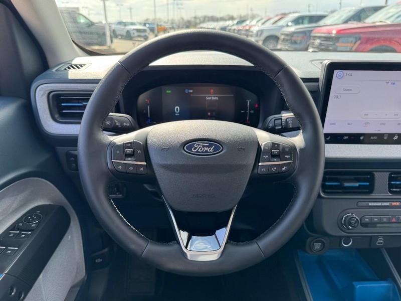 Ford Maverick Vehicle Image 11