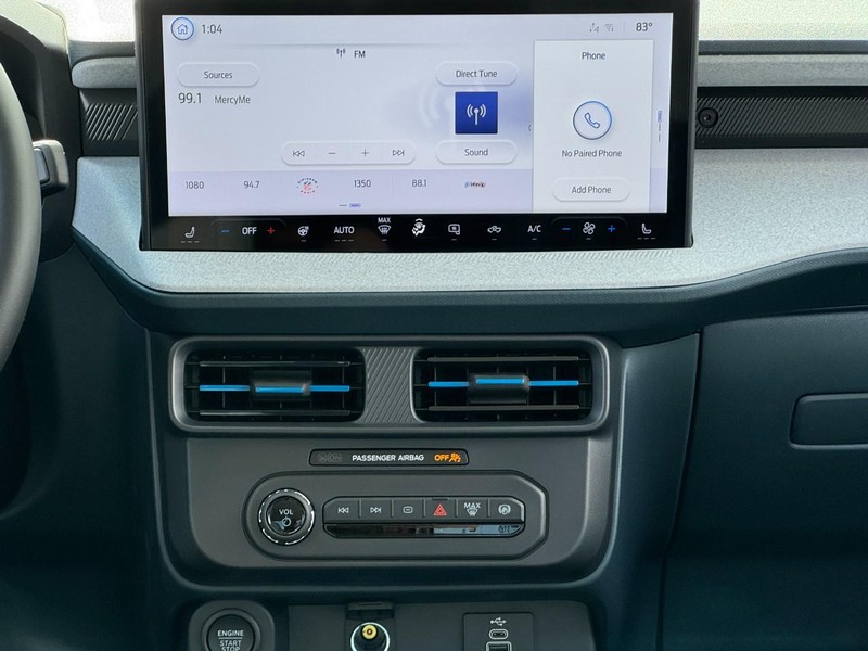 Ford Maverick Vehicle Image 12