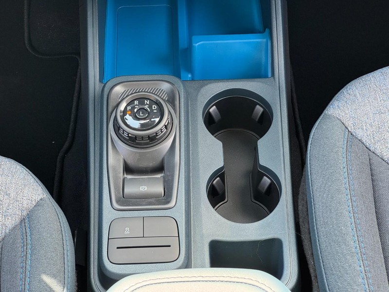 Ford Maverick Vehicle Image 13