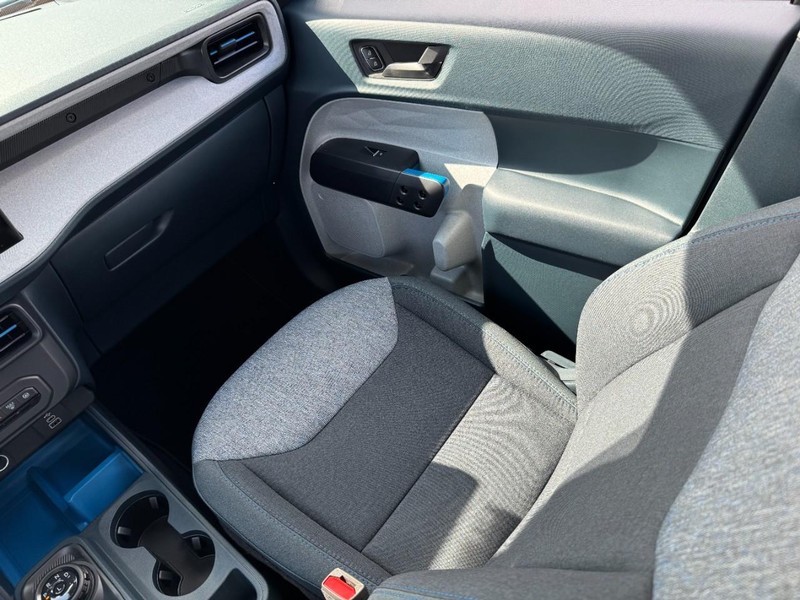 Ford Maverick Vehicle Image 14