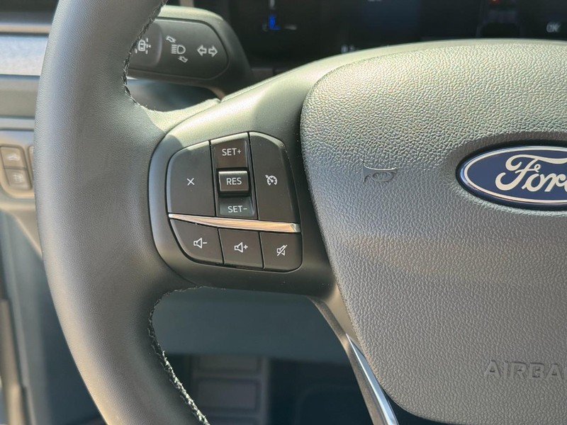 Ford Maverick Vehicle Image 21