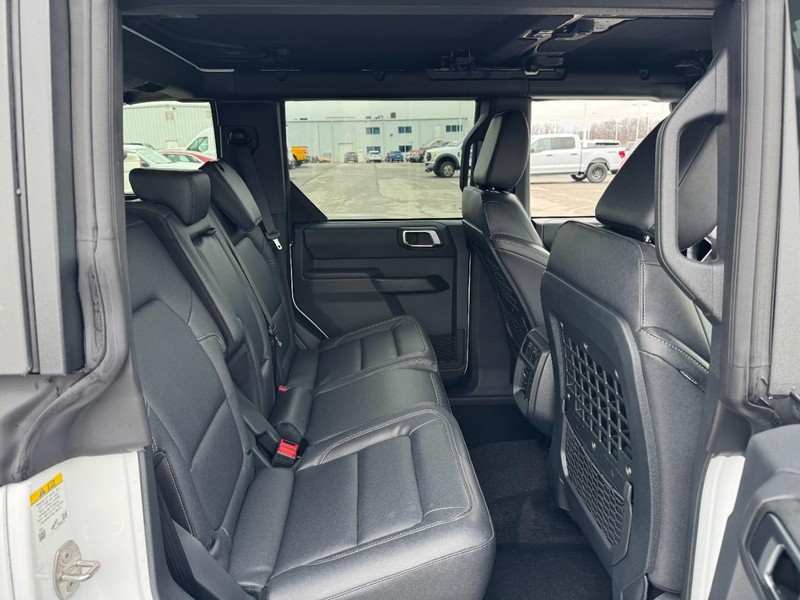 Ford Bronco Vehicle Image 09