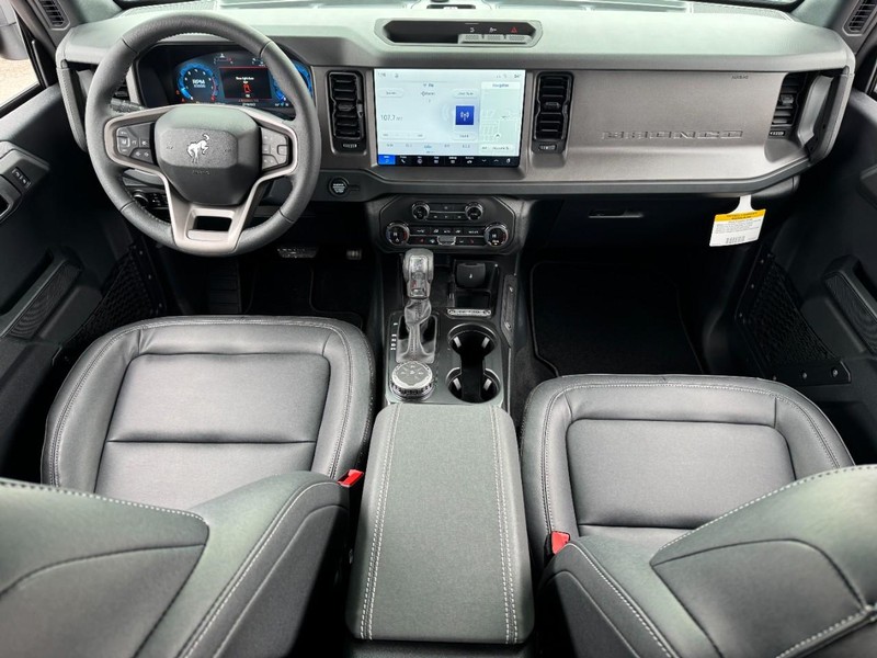 Ford Bronco Vehicle Image 10