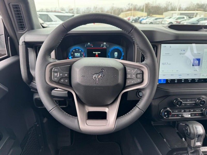 Ford Bronco Vehicle Image 11