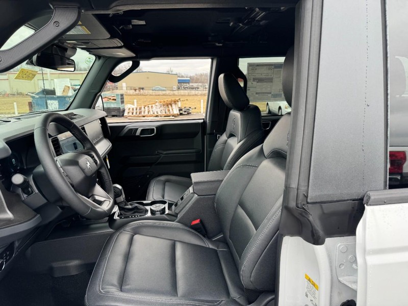 Ford Bronco Vehicle Image 16