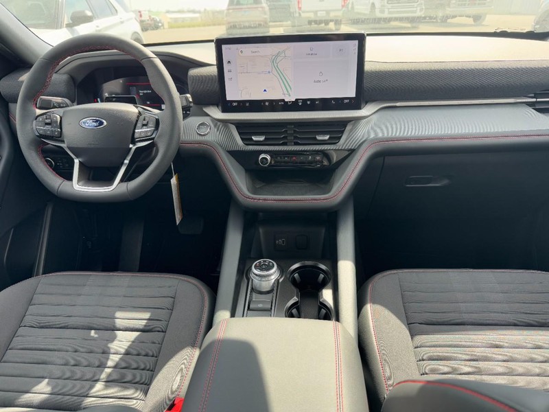 Ford Explorer Vehicle Full-screen Gallery Image 6