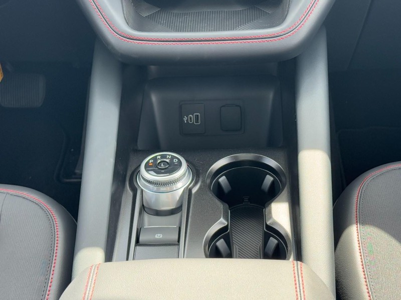 Ford Explorer Vehicle Full-screen Gallery Image 9