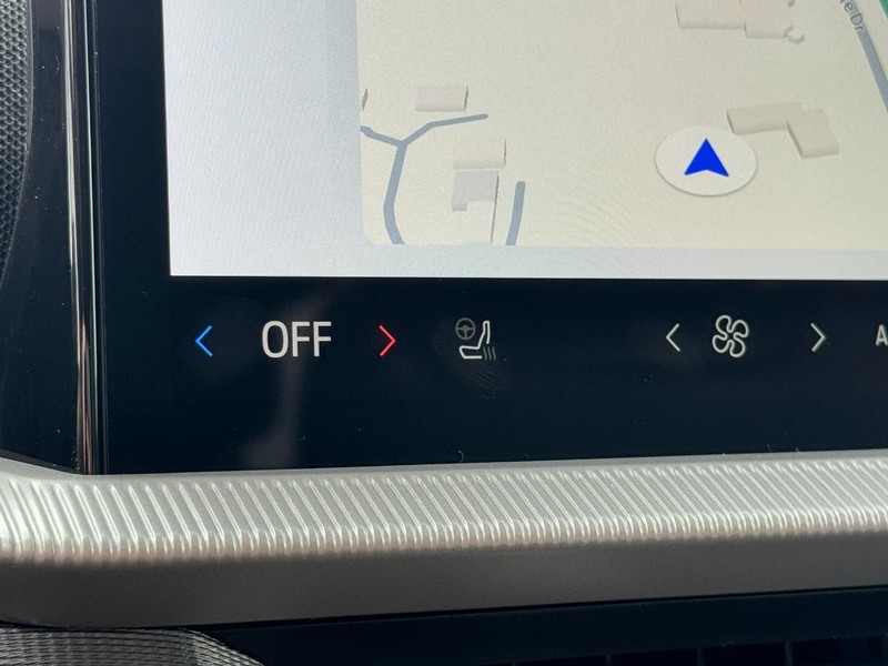 Ford Explorer Vehicle Full-screen Gallery Image 13