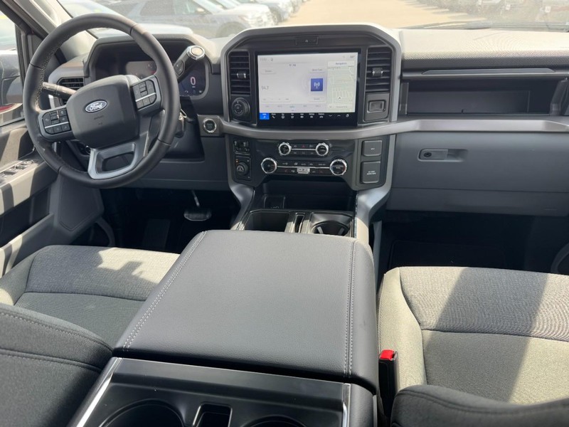 Ford F-150 Vehicle Full-screen Gallery Image 6