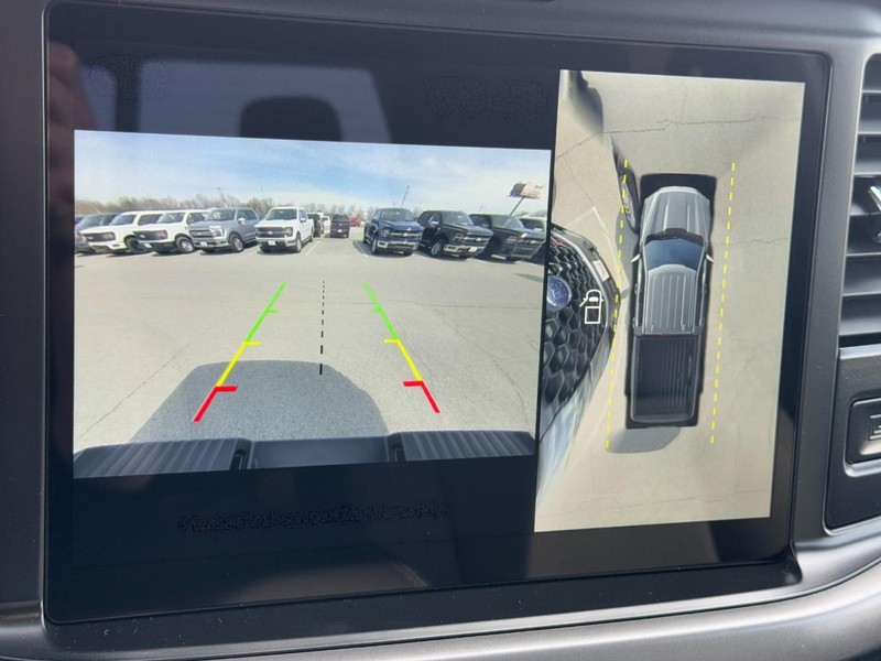 Ford F-150 Vehicle Full-screen Gallery Image 14