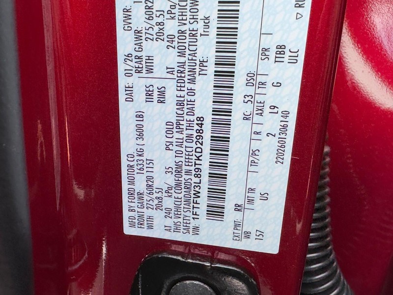 Ford F-150 Vehicle Full-screen Gallery Image 16