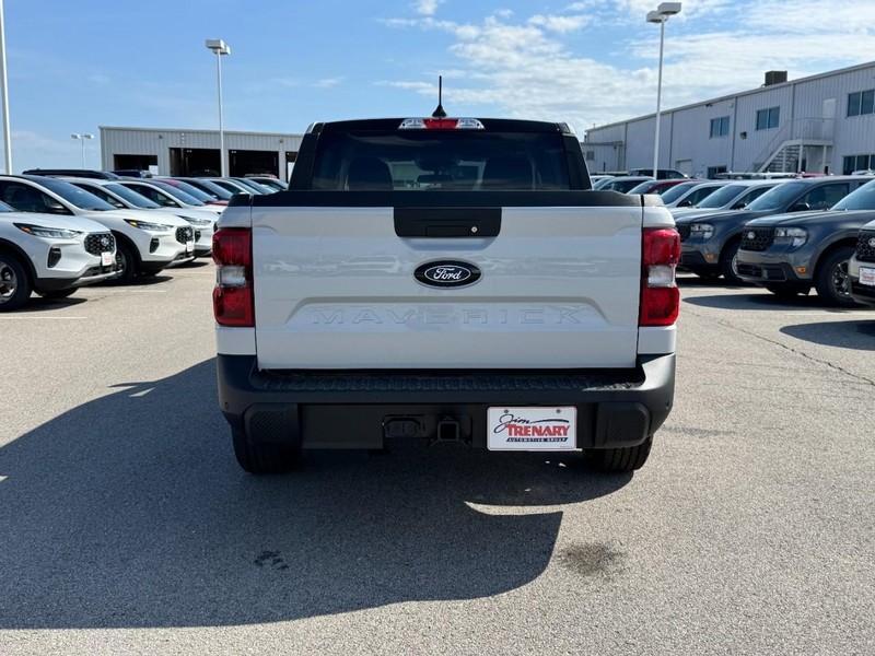 Ford Maverick Vehicle Image 04